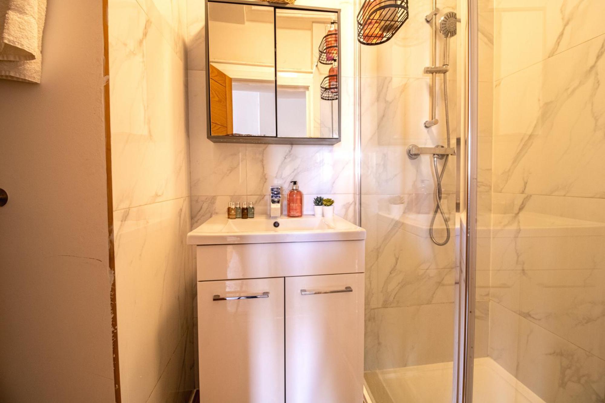לונדון Spacious Studio Apartment On Oxford Street 9Gc מראה חיצוני תמונה
